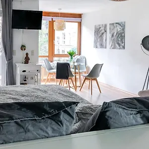 Apartment Near Altstadt /w Workspace, Feng-shui&art, Würzburg