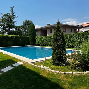 Cornicello With Pool By Glam Apartment Bardolino